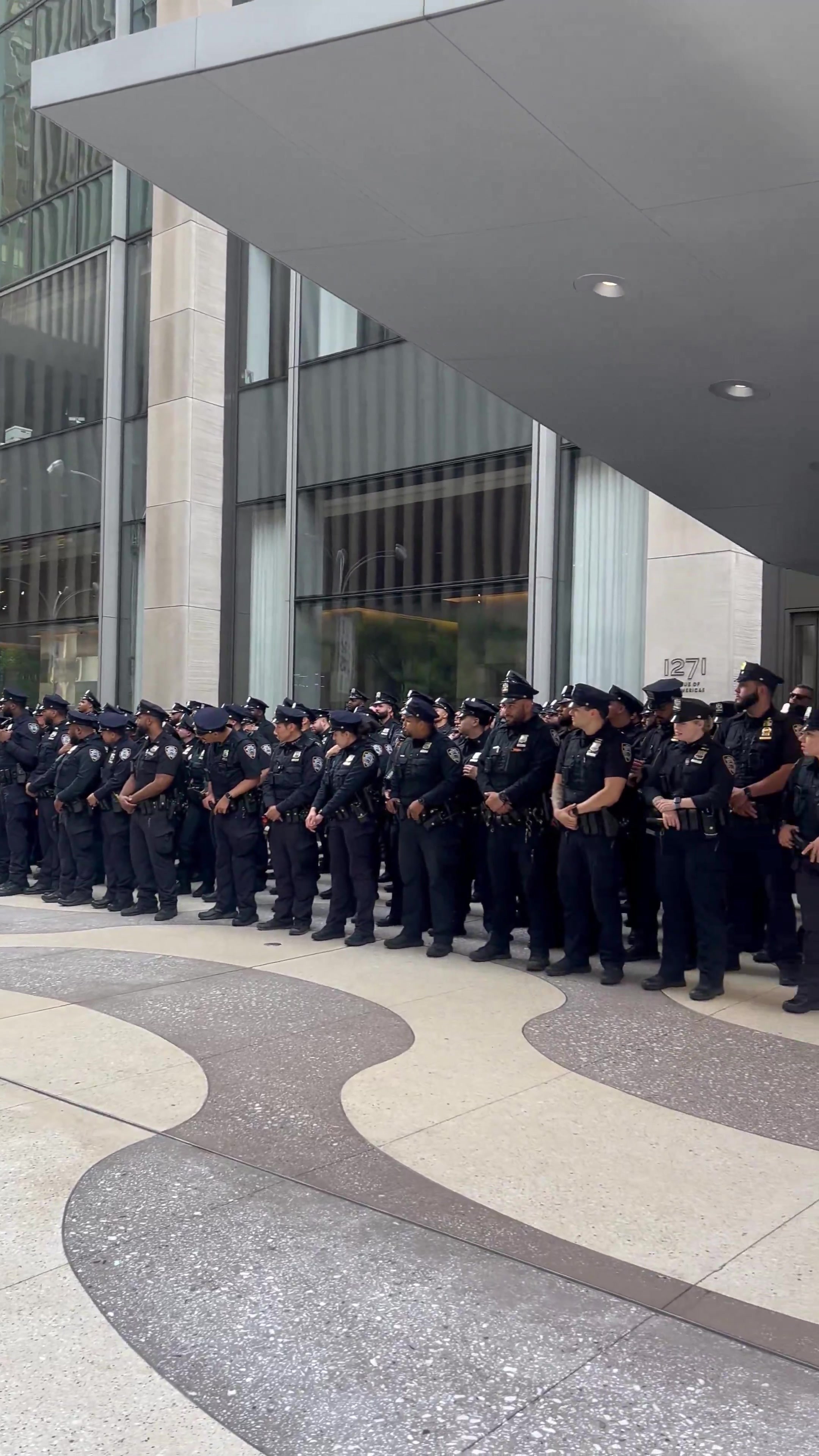 若进总决赛疯狂的球迷肯定会暴走！纽约已安排批量警察街头待命